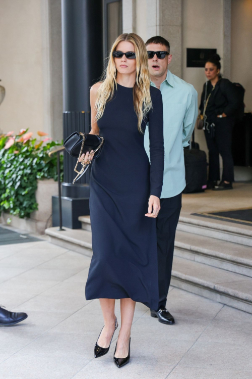 Abbey Lee Kershaw Leaves Her Hotel at Milan Fashion Week 2