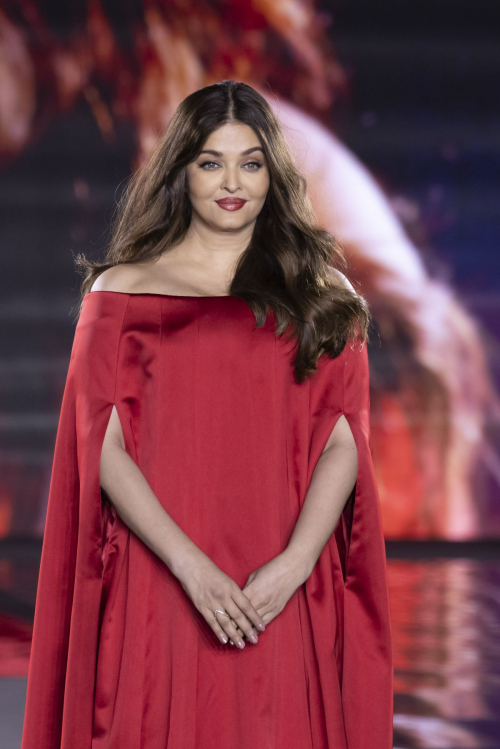 Aishwarya Rai Featured at L