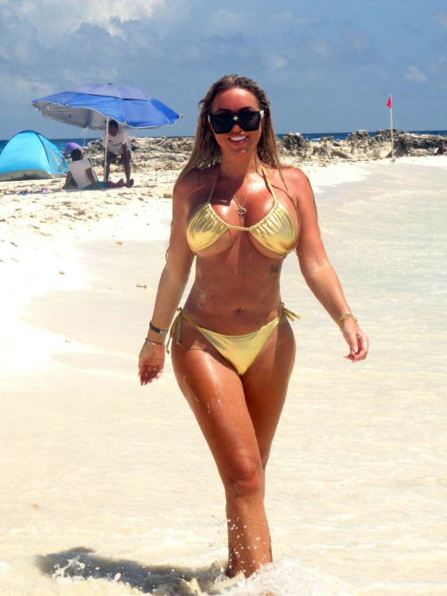 Aisleyne Horgan Wallace Gold Bikini Beach Cancun 15