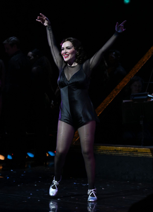 Alyssa Milano Makes Her Broadway Debut in Chicago Curtain Call in New York 6