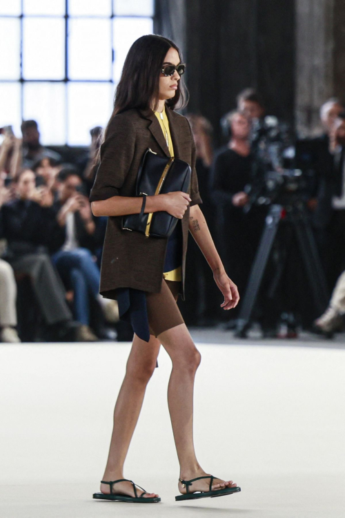 Amelia Hamlin Walks Runway of Tod’s Fashion Show at Milan Fashion Week 2