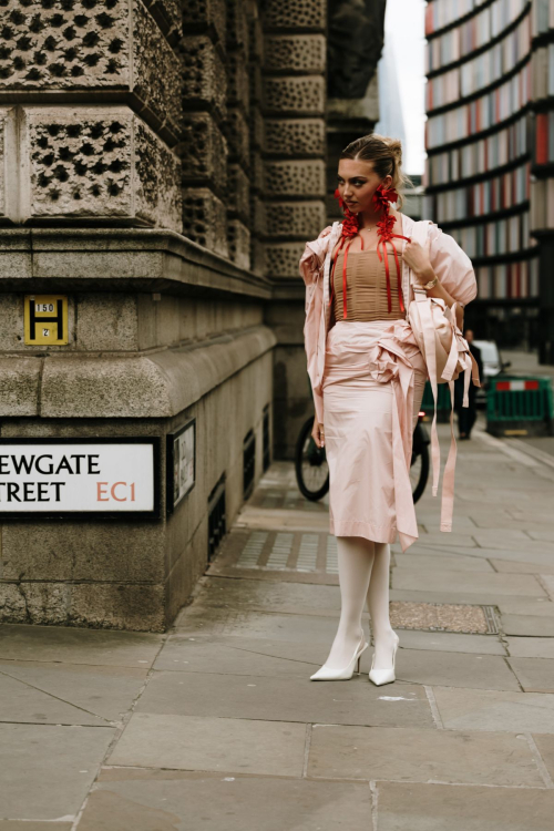 Annabelle Hoy Arrives at Simone Rocha Show London Fashion Week 2