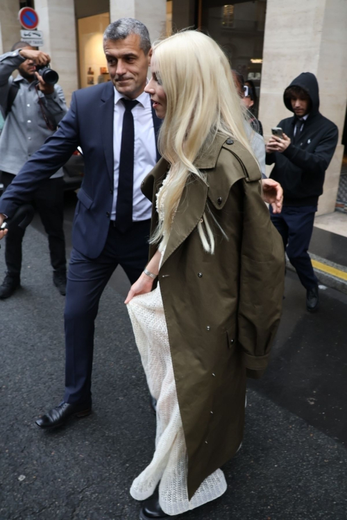 Anya Taylor Joy Taking Selfies with Fans at Paris Fashion Week 4