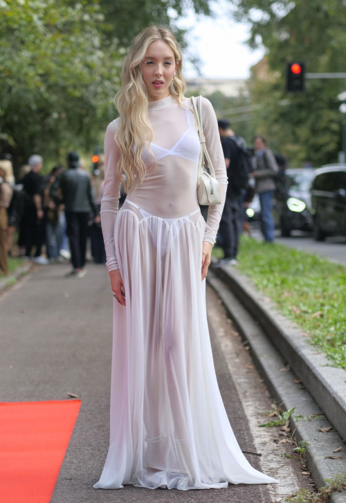 Arina Sheldon at Gucci Show During Milan Fashion Week 1