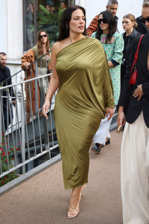 Ashley Graham Out and About at Paris Fashion Week, September 2024 2