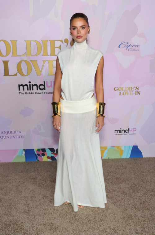 Brooks Nader at The Goldie Hawn Foundation and MindUP 20th Anniversary, Los Angeles, September 2024 1