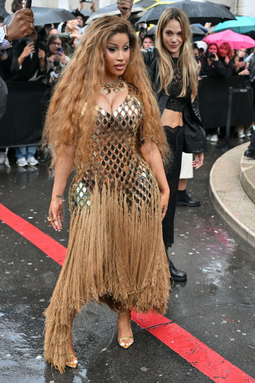 Cardi B Arrives at Rabanne Show at Paris Fashion Week, September 2024 6