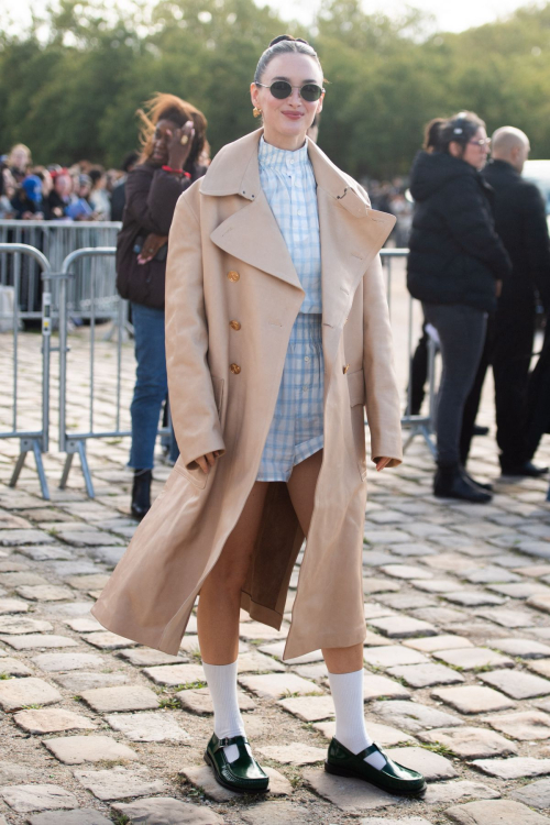 Charlotte Le Bon Arrives at Loewe Show, Paris Fashion Week, September 2024 1