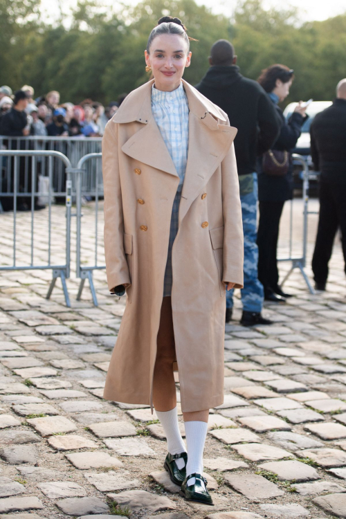 Charlotte Le Bon Arrives at Loewe Show, Paris Fashion Week, September 2024 2