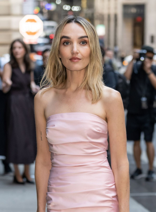 Chloe Fineman at Carolina Herrera Spring 2024 Fashion Show New York Fashion Week, September 2024 3