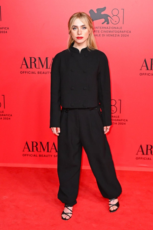 Clara Galle at Armani Beauty Dinner Photocall at 81st Venice International Film Festival 4