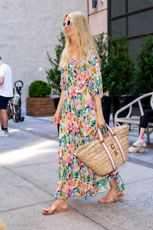 Claudia Schiffer Leaves Her Hotel in New York 6