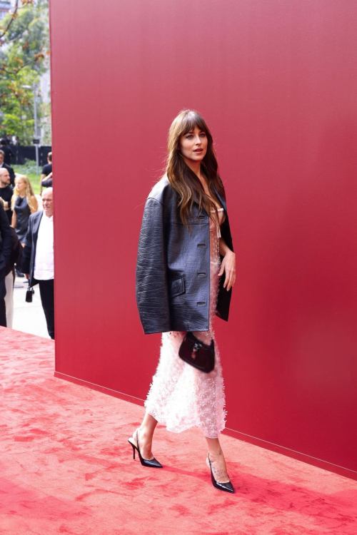 Dakota Johnson at Gucci Fashion Show at Milan Fashion Week 5