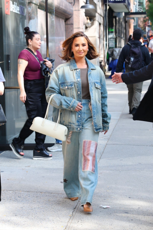 Demi Lovato Leaves Recording Studio in New York 2