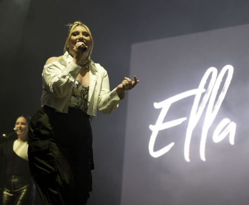 Ella Henderson Performs at Blackpool Light Switch-on Event 3