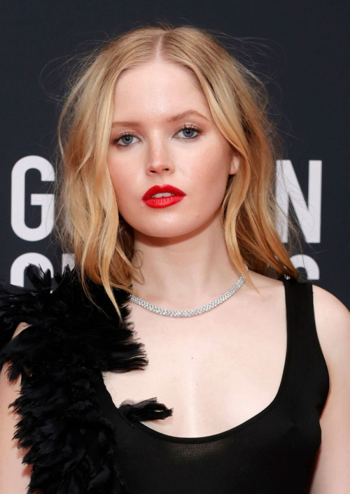 ellie bamber at golden globes announces the road to the golden globes party in toronto 3