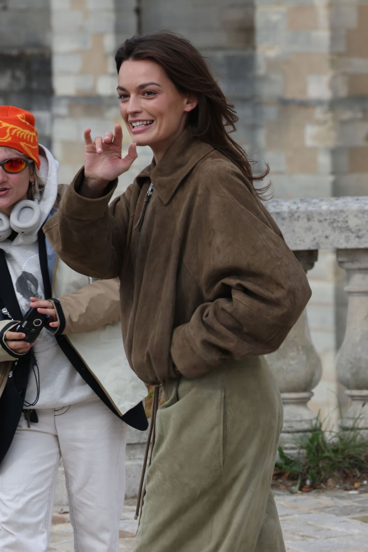 Emma Mackey Arrives at Loewe Spring-Summer 2025 Paris Fashion Week, September 2024