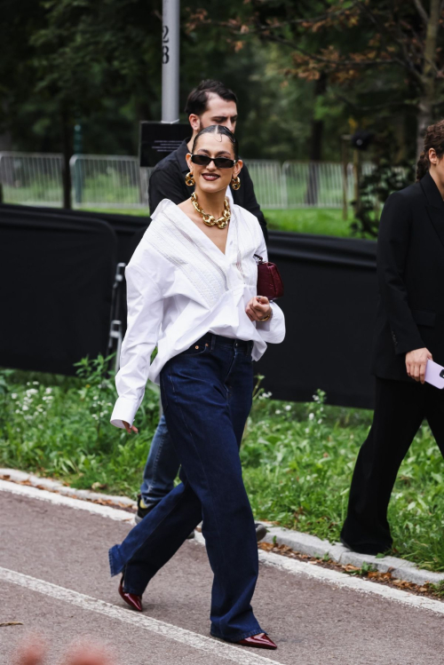 Gaia Gozzi Arrives at Gucci Show Milan Fashion Week, September 2024 1