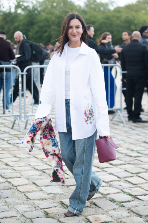 Gala Gonzalez Arrives at Loewe Show, Paris Fashion Week, September 2024