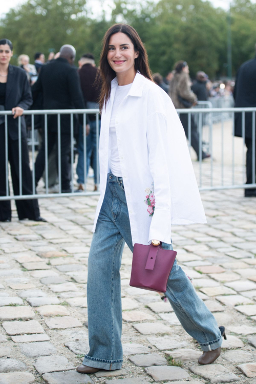 Gala Gonzalez Arrives at Loewe Show, Paris Fashion Week, September 2024 1