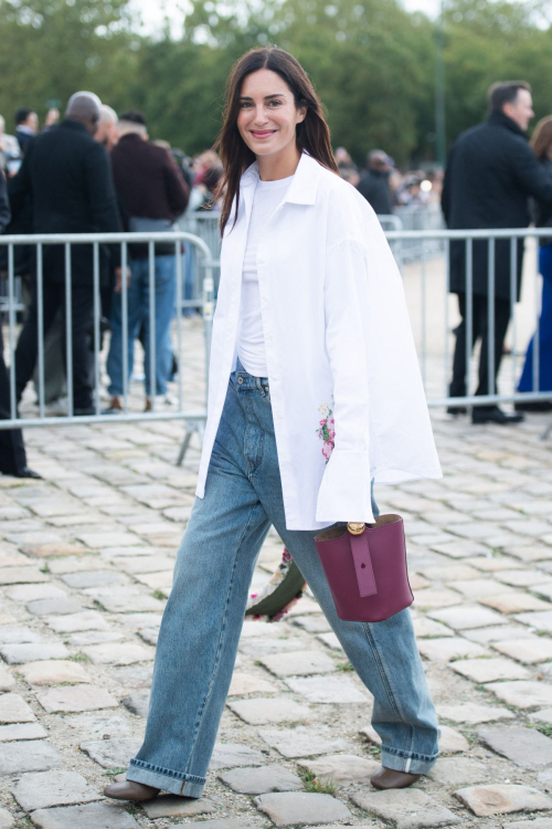 Gala Gonzalez Arrives at Loewe Show, Paris Fashion Week, September 2024 2