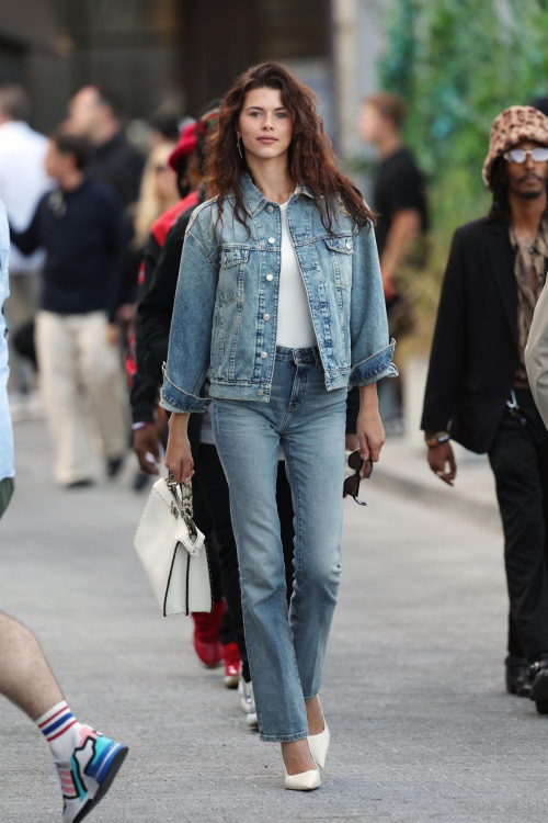 Georgia Fowler Arrives at Tommy Hilfiger Fashion Show in New York 5