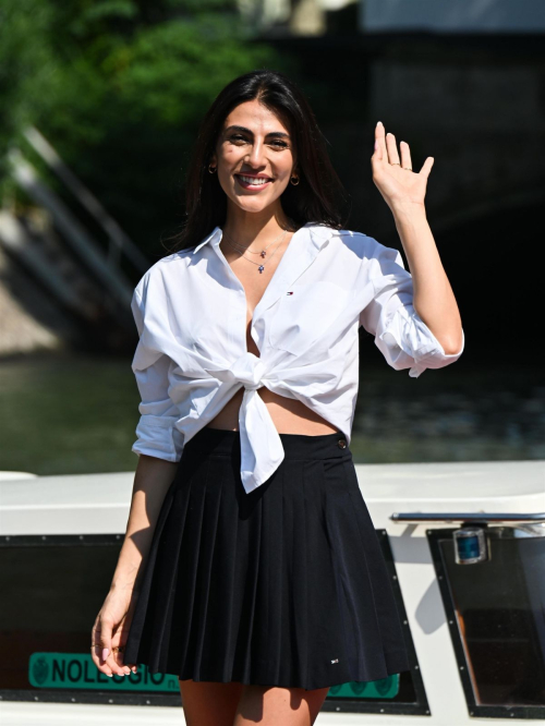 Giulia Salemi Arrives at Hotel Excelsior 5