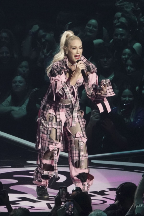 Gwen Stefani Performs at iHeartRadio Music Festival in Las Vegas 1