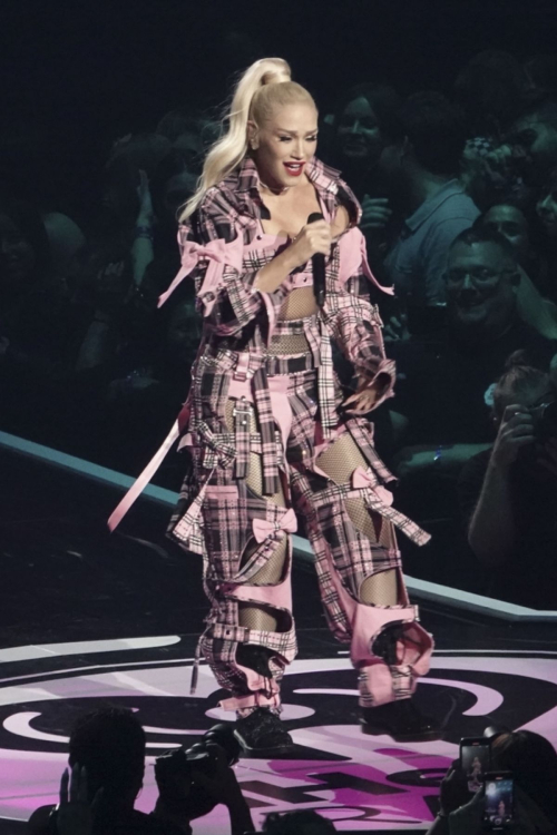 Gwen Stefani Performs at iHeartRadio Music Festival in Las Vegas 2