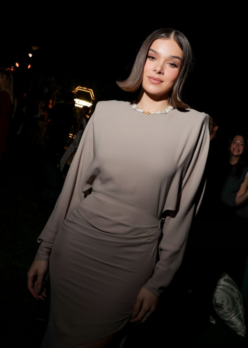 Hailee Steinfeld Boucheron in America Event New York Fashion Week 1