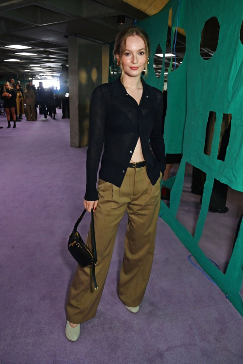 Hannah Dodd at Burberry Summer Show at London Fashion Week 3