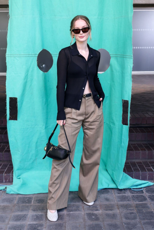 Hannah Dodd at Burberry Summer Show at London Fashion Week 6