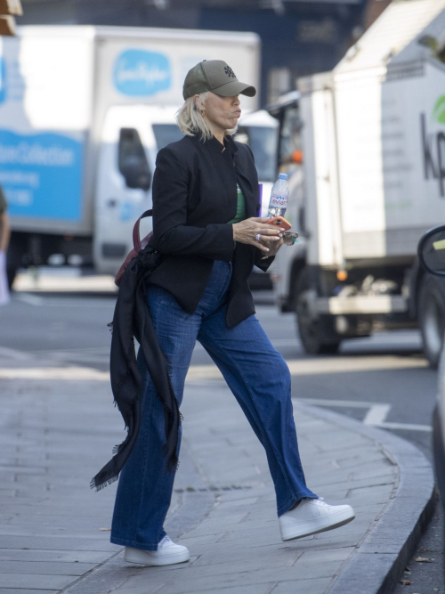 Hannah Waddingham Spotted Leaving Pizza Express in London 1