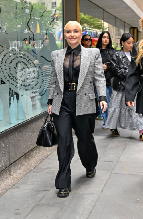 Hayden Panettiere Arrives at Today Studios in New York 4