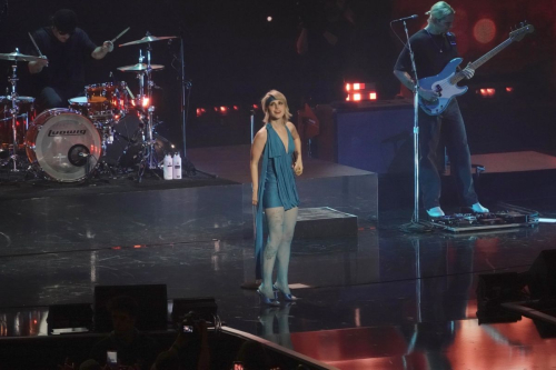 Hayley Williams Performs at iHeartRadio Music Festival in Las Vegas 1