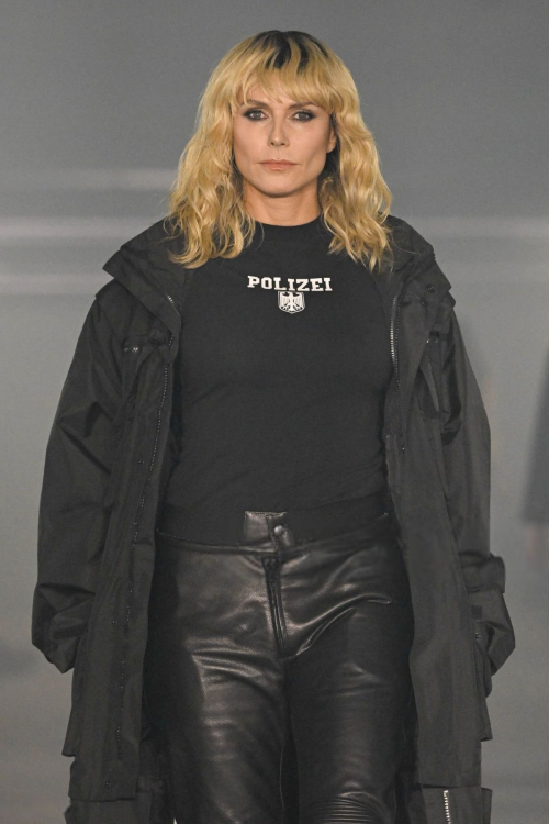 Heidi Klum Walks Vetements Runway Paris Fashion Week, September 2024 4