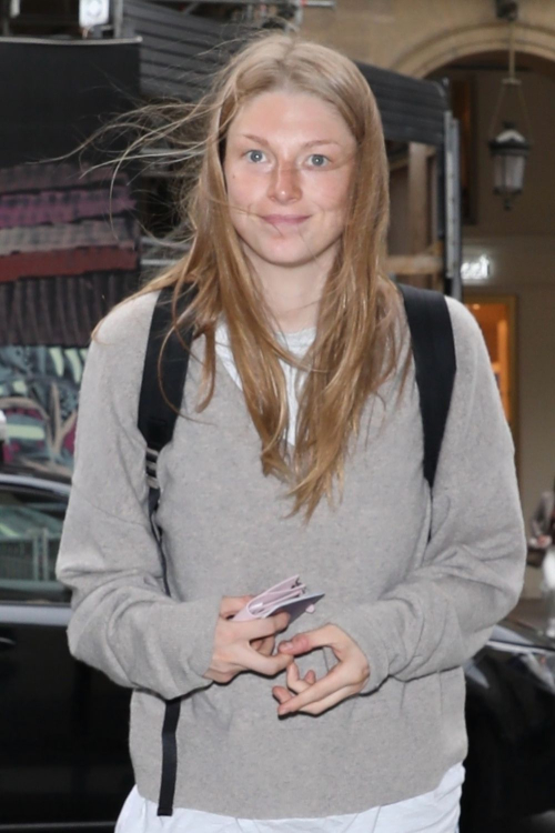 Hunter Schafer Arrives in Paris for Fashion Week 4