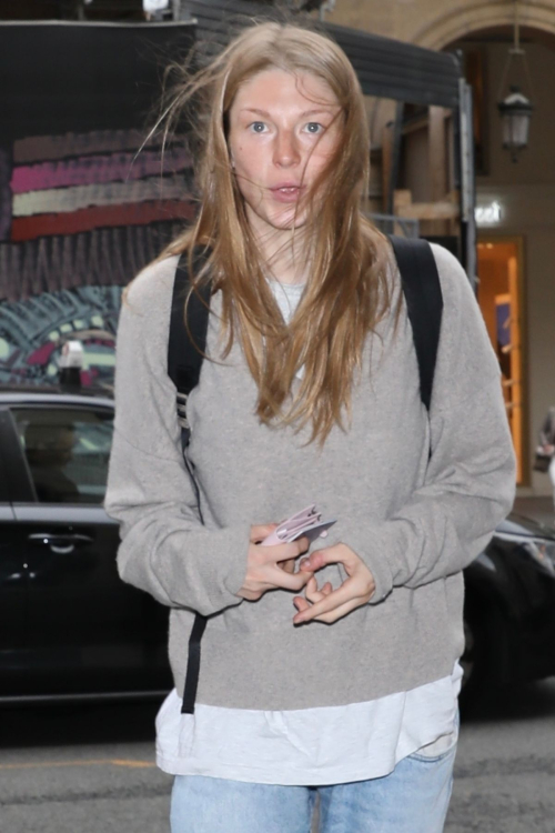 Hunter Schafer Arrives in Paris for Fashion Week 5