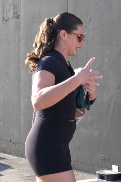 Ilona Maher Arrives at Dancing With the Stars Rehearsals in Los Angeles 6