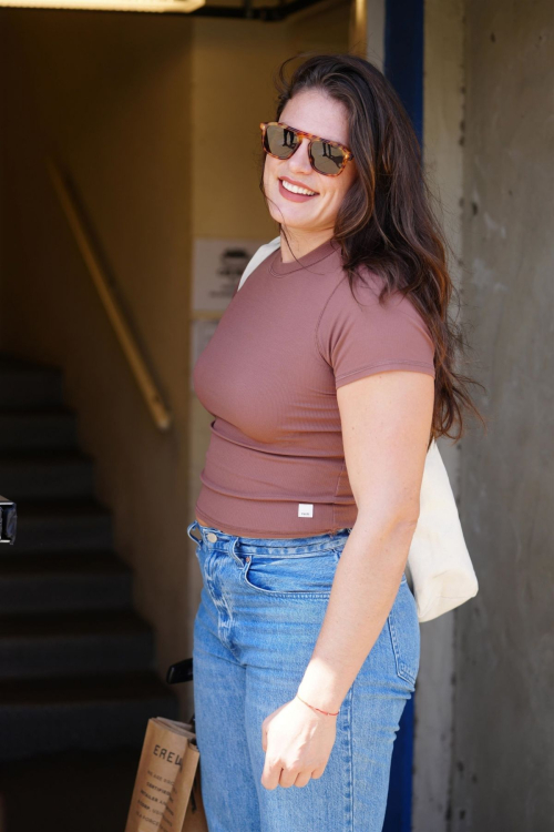 Ilona Maher Arrives for Another Day of Rehearsals at DWTS Studios in Los Angeles 6