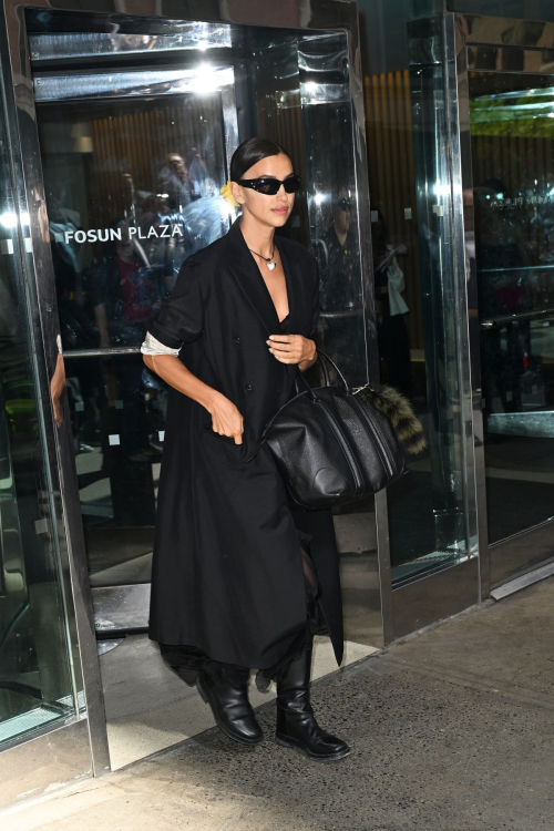 Irina Shayk at Carolina Herrera Spring 2024 Fashion Show at New York Fashion Week 3