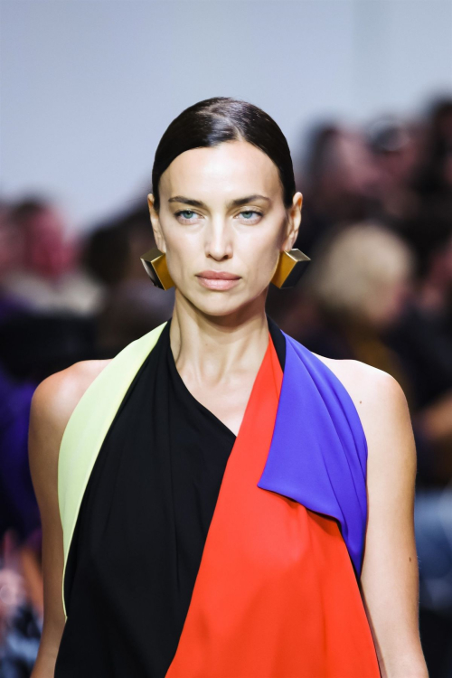 Irina Shayk Walks Runway at Missoni Fashion Show at Milan Fashion Week 3