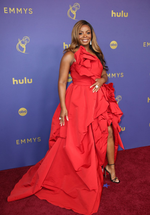 Janelle James at 76th Emmy Awards at Peacock Theatre in Los Angeles 2