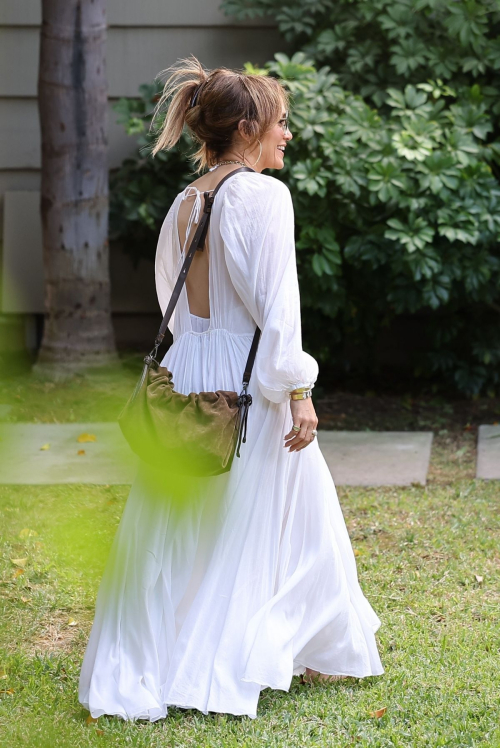 Jennifer Lopez Arrives at Friend's House in Los Angeles