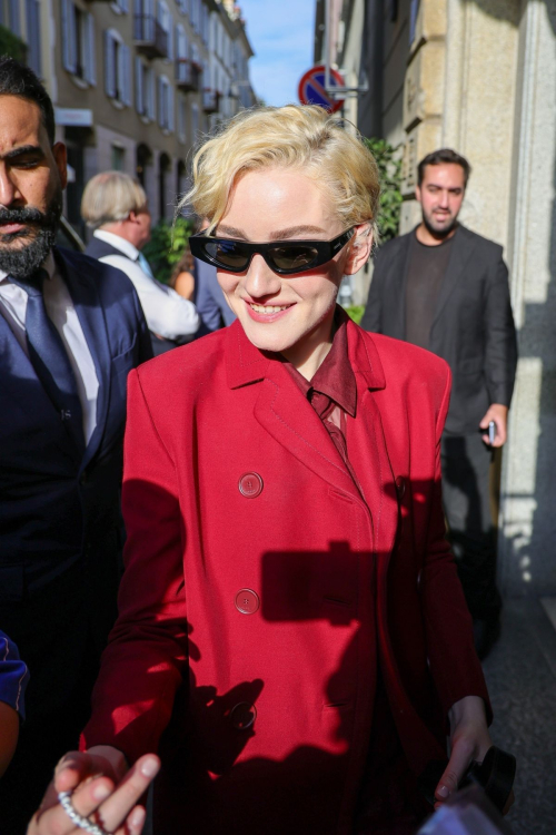 Julia Garner Leaves Gucci Fashion Show at Milan Fashion Week 6