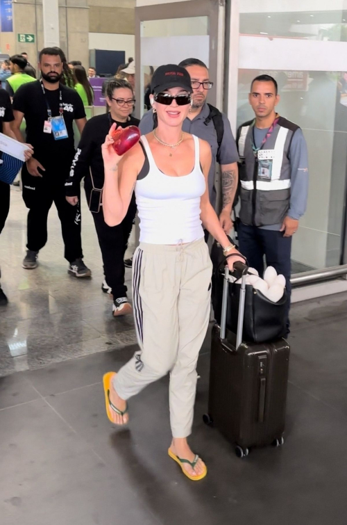 Katy Perry Arrives in Rio Ahead of Her Rock in Rio Performance 2