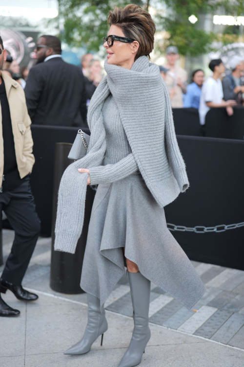 Lisa Rinna Arrives at Michael Kors Fashion Show New York 3