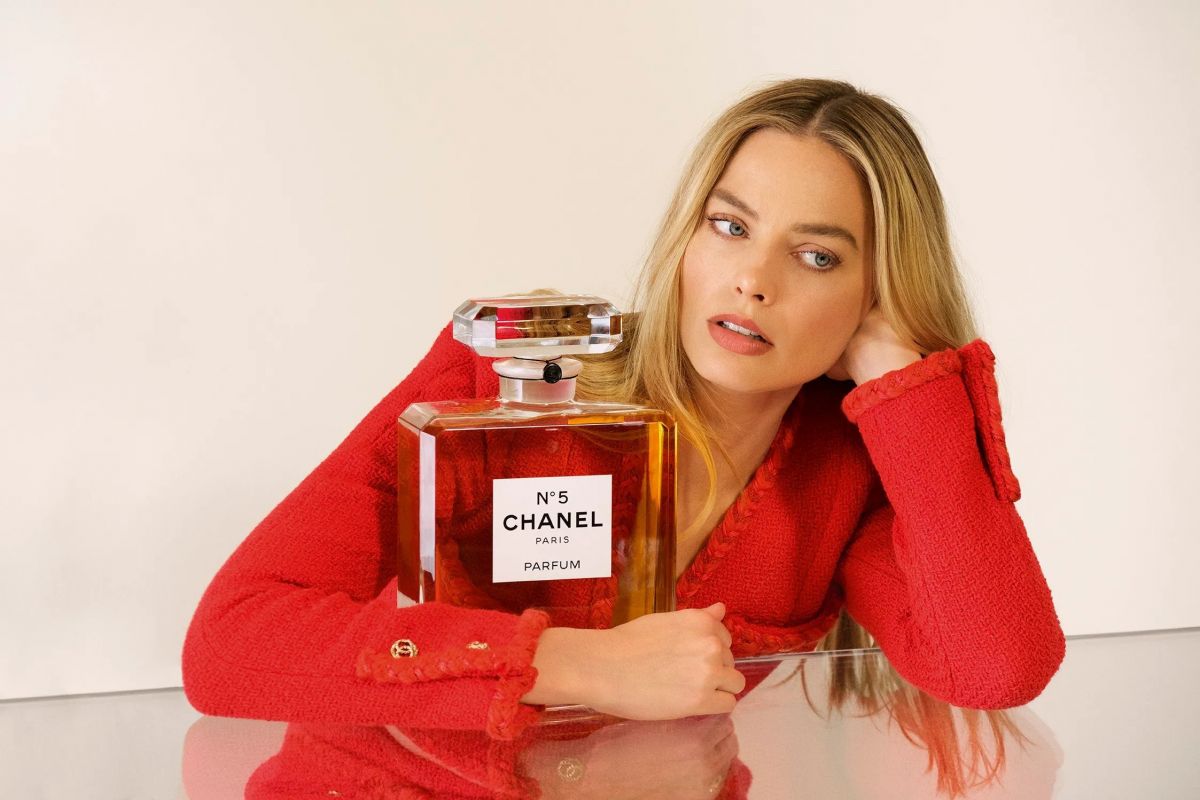 Margot Robbie for Chanel No.5 Campaign 2024