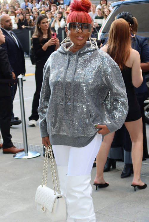 Mary J. Blige Arrives at Michael Kors Fashion Show New York 1