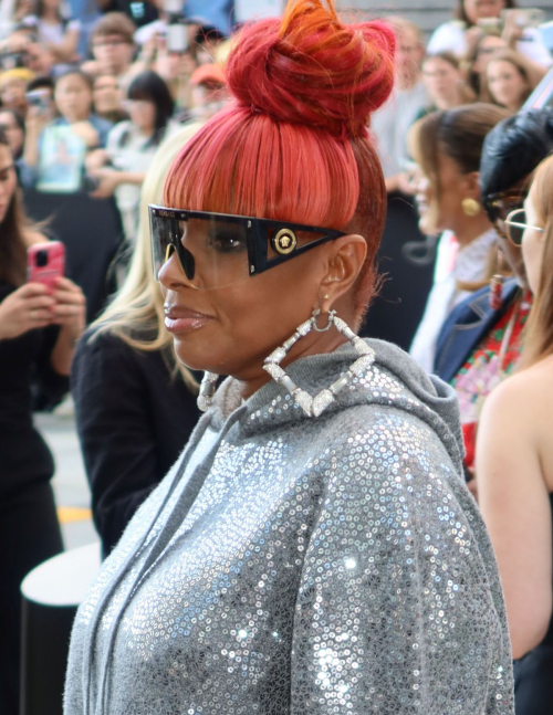 Mary J. Blige Arrives at Michael Kors Fashion Show New York 3